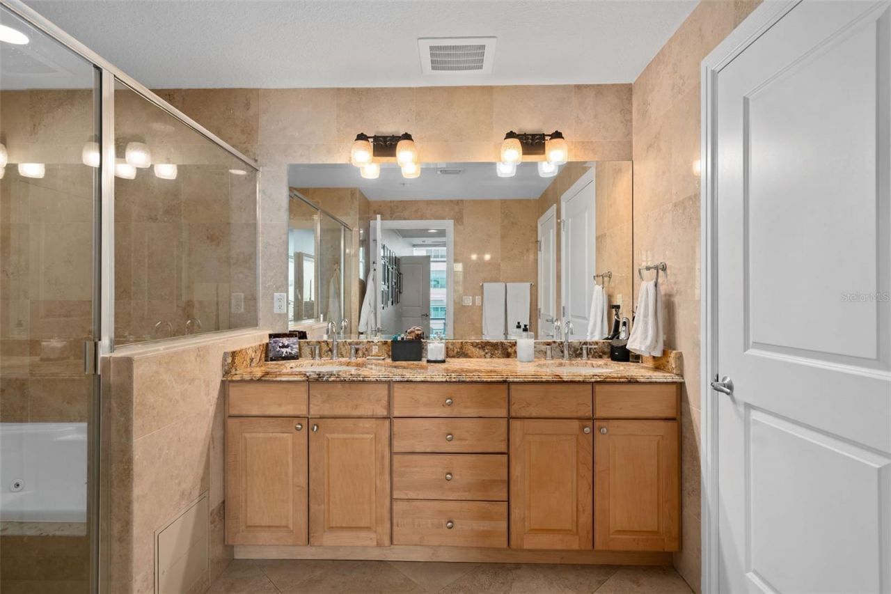 101 S Eola Drive, Unit 1209, Orlando, FL 32801 Photo