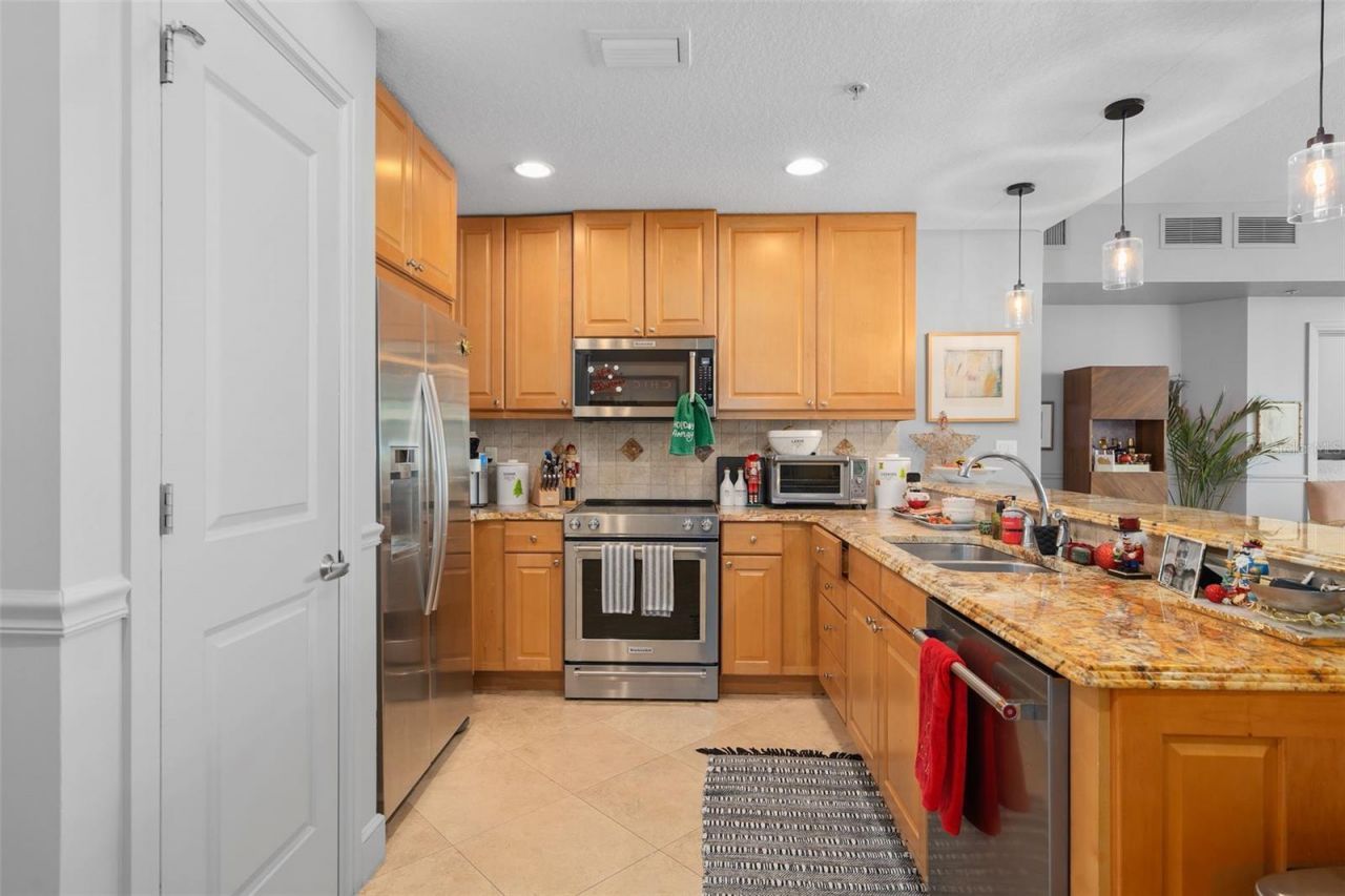 101 S Eola Drive, Unit 1209, Orlando, FL 32801 Photo