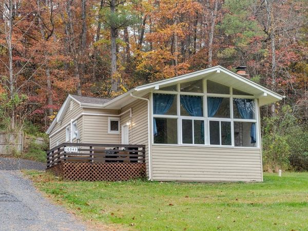 10545 FALLING PINE LN, DAYTON, VA 22821