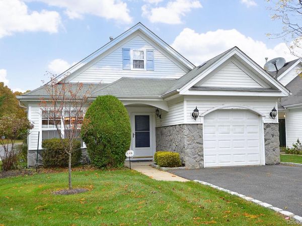 1 Philip Lane, Middle Island, NY 11953