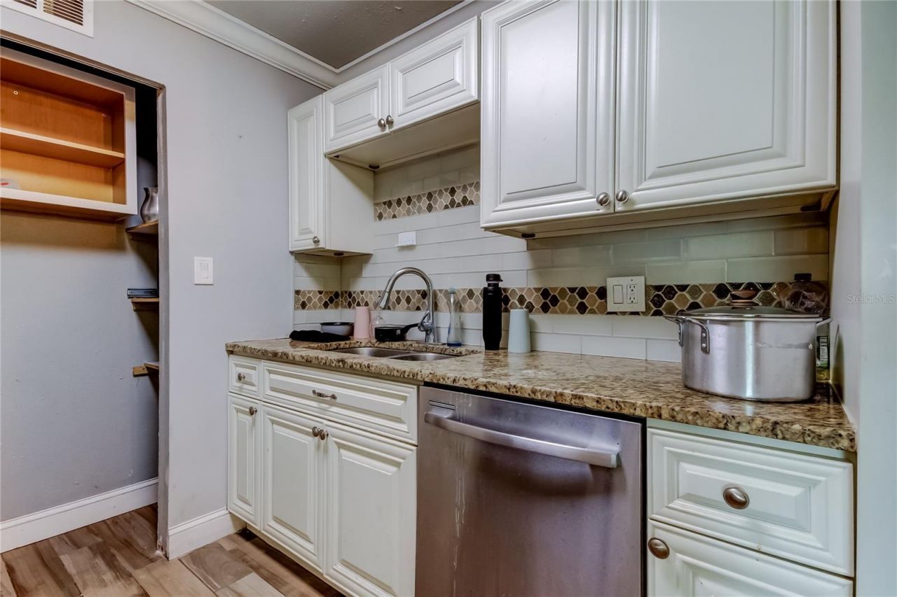 4532 Devonshire Road, Tampa, FL 33634 Photo