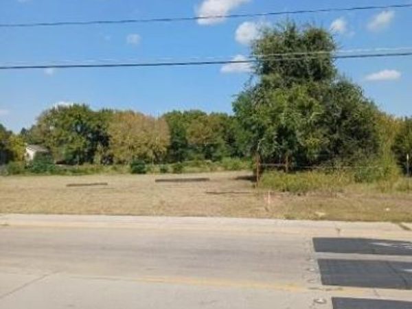 8320 Carbondale Street , Dallas, TX 75216