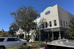 4377 N Kings Hwy. photo 4