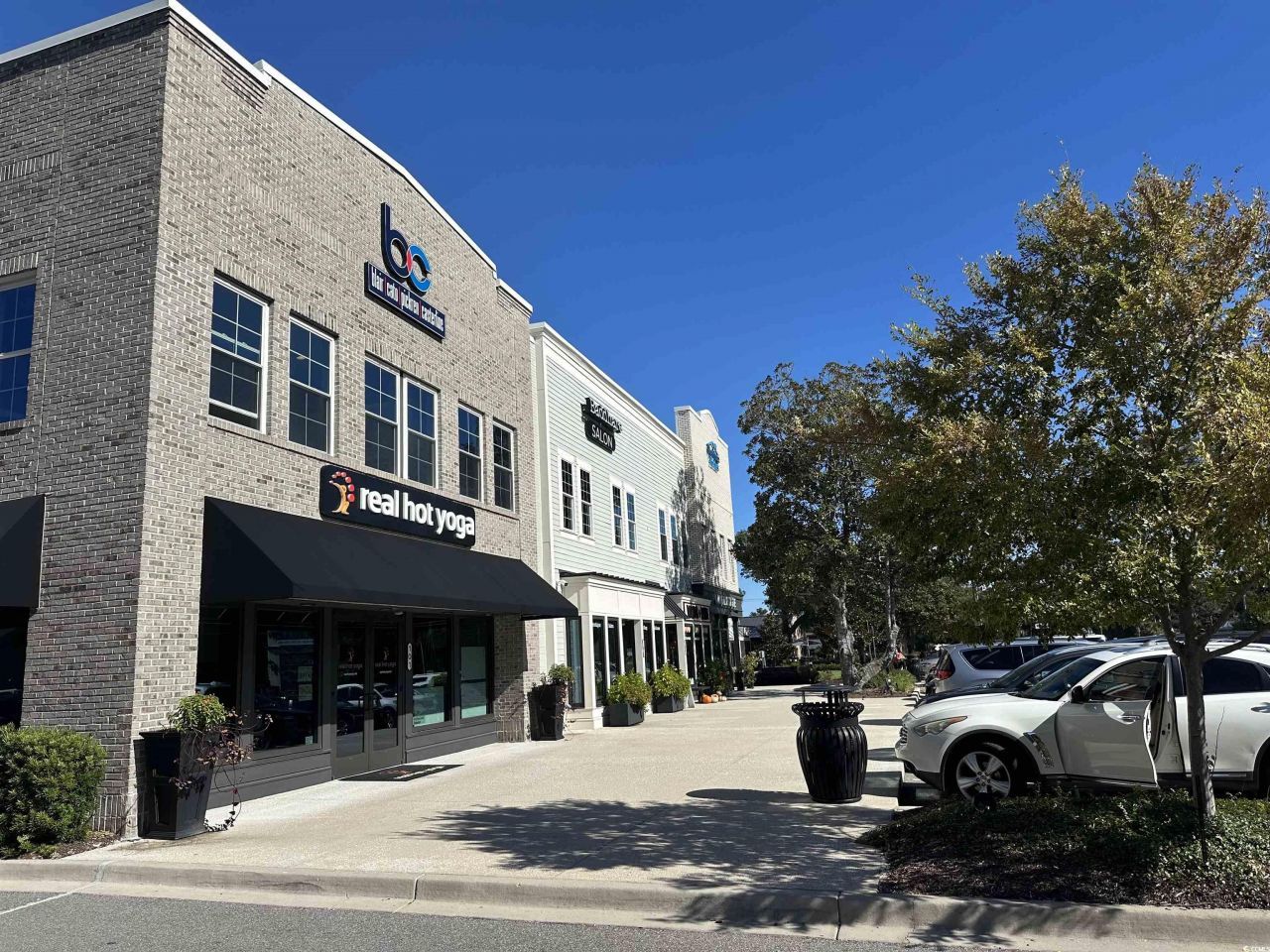 4377 N Kings Hwy. Photo 4