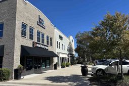 4377 N Kings Hwy. photo 4