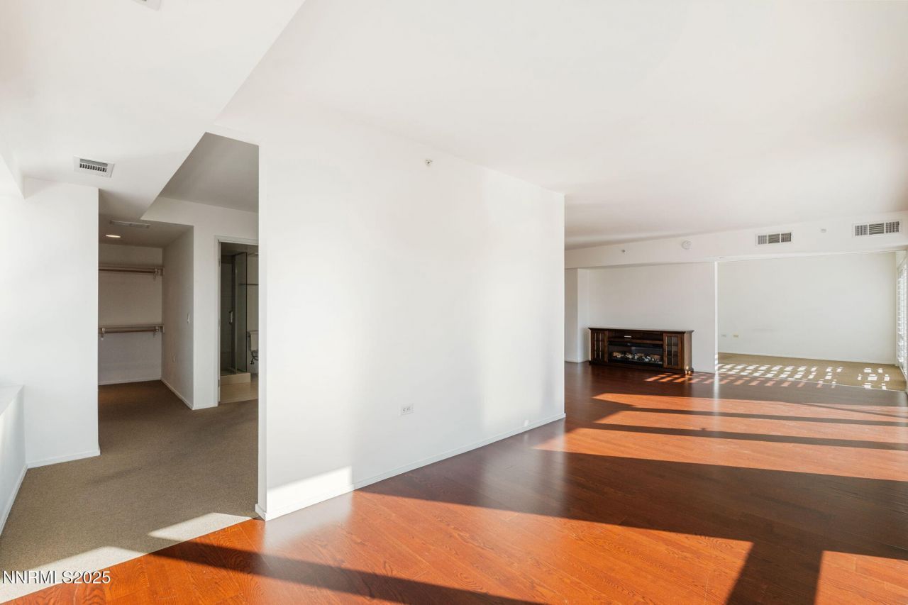 255 N Sierra Street, Unit 1012, Reno, NV 89501 Photo
