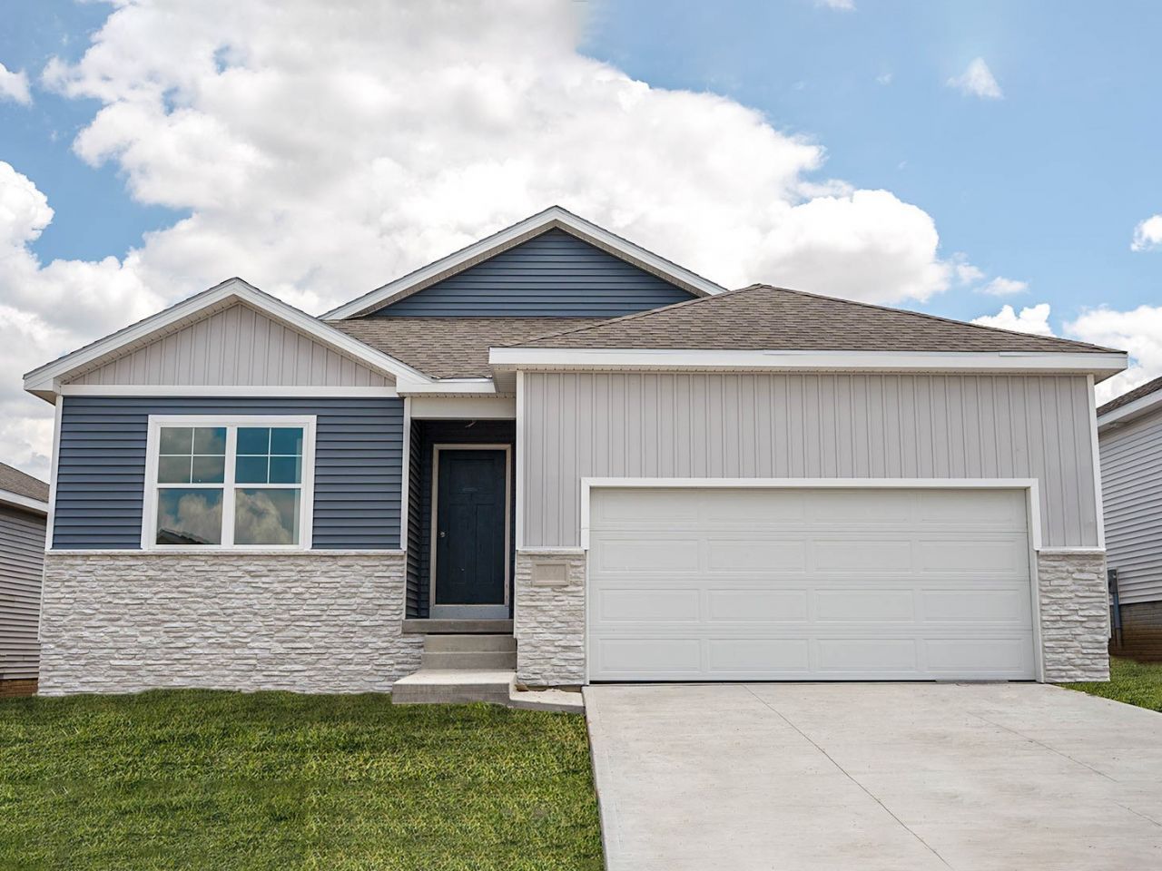 9627 Brighton Way Sw, Cedar Rapids, IA 52404 Main Photo