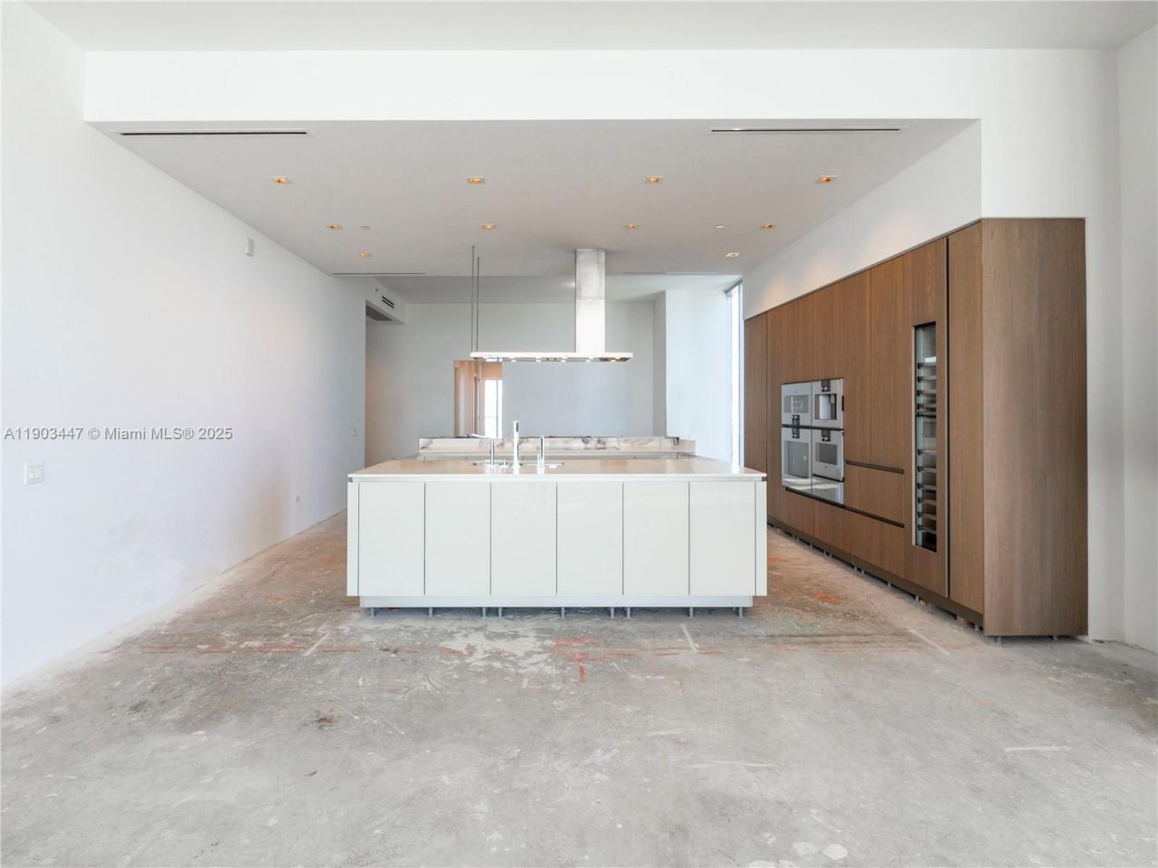 18501 Collins Av, Unit 1501, Sunny Isles Beach, FL 33160 Photo