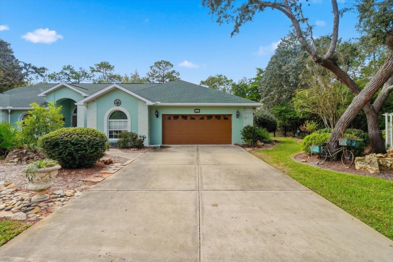 24 Livingstone Daisy Court, Homosassa, FL 34446 Photo