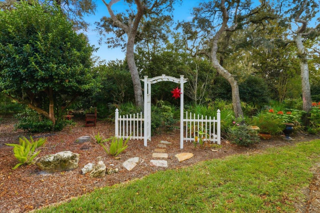 24 Livingstone Daisy Court, Homosassa, FL 34446 Photo