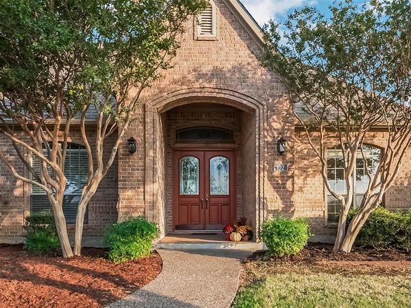 102 Buckskin Drive, Van Alstyne, TX 75495