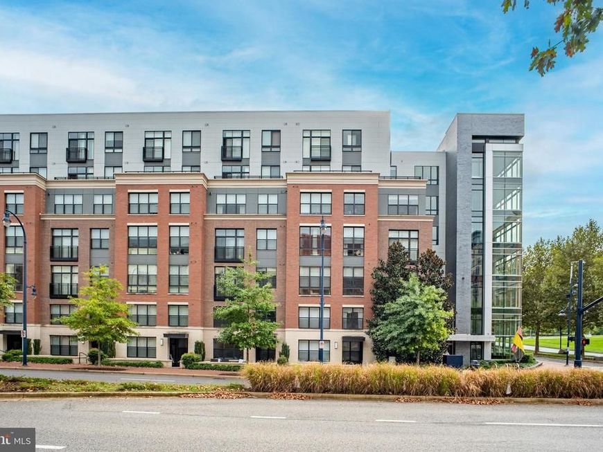 145 Riverhaven Drive, Unit 312, Oxon Hill, MD 20745 Main Photo