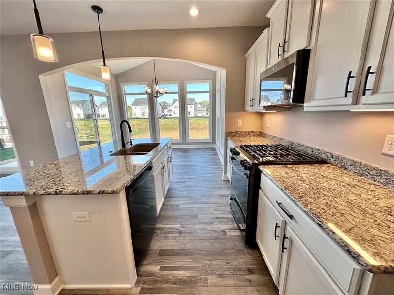 2316 Ledgestone Drive NW, Uniontown, OH 44685 Photo 12