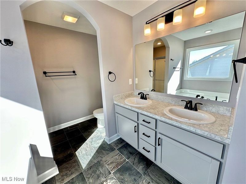 2316 Ledgestone Drive NW, Uniontown, OH 44685 Photo 17