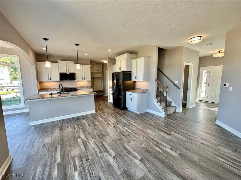 2316 Ledgestone Drive NW, Uniontown, OH 44685 Photo 2