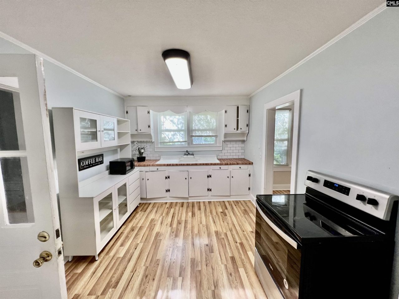 1015 Naples Avenue Photo 4