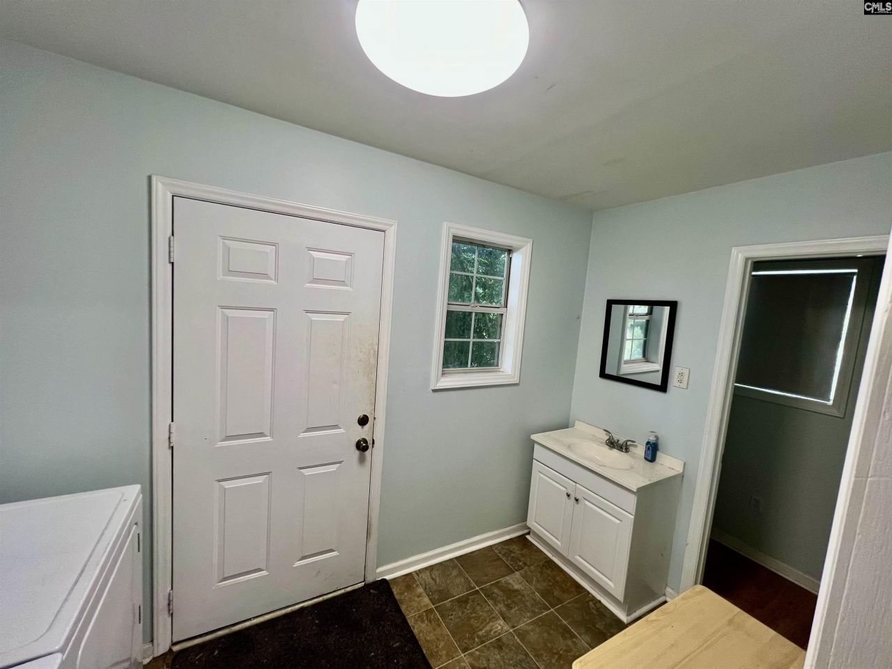 1015 Naples Avenue Photo 5