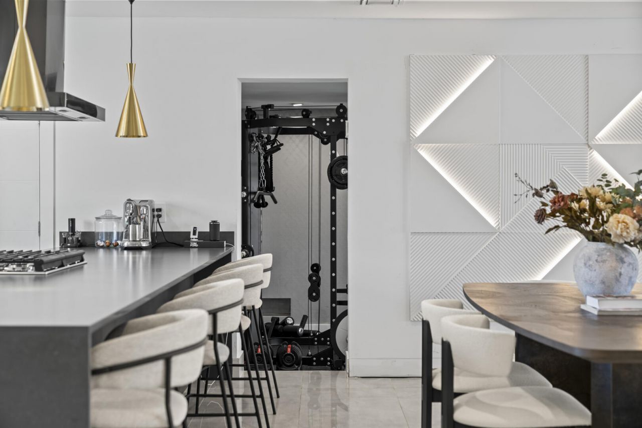 2511 NE 209th Terrace, Miami, FL 33180 Photo