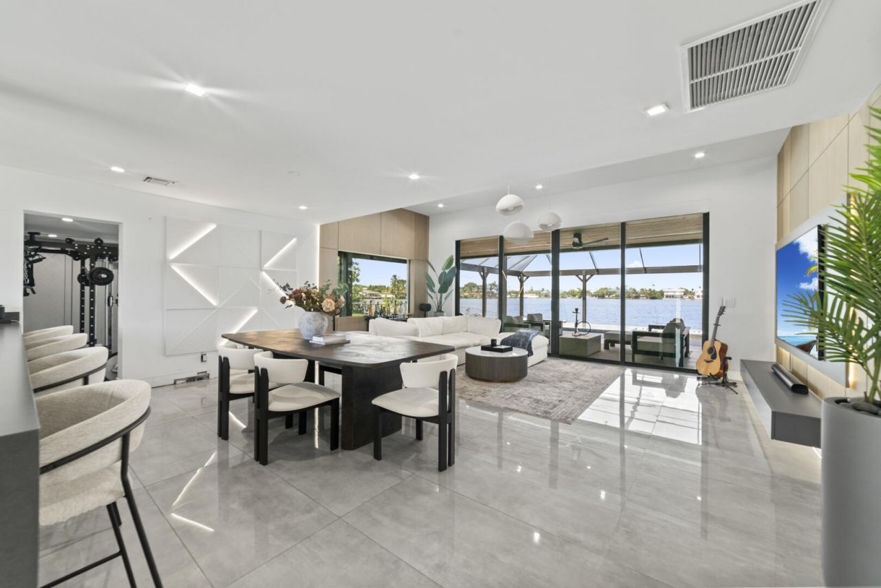 2511 NE 209th Terrace, Miami, FL 33180 Photo