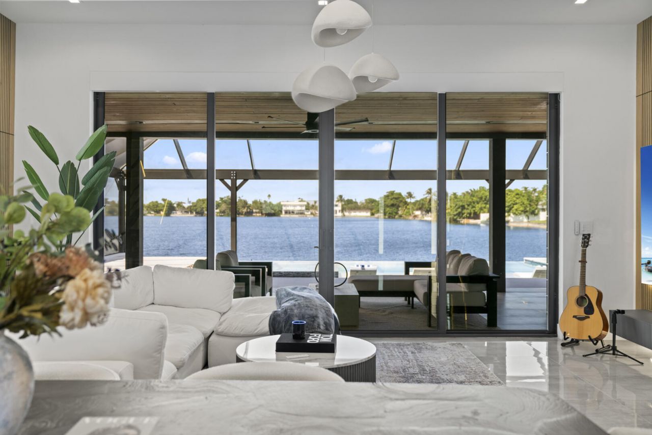 2511 NE 209th Terrace, Miami, FL 33180 Photo