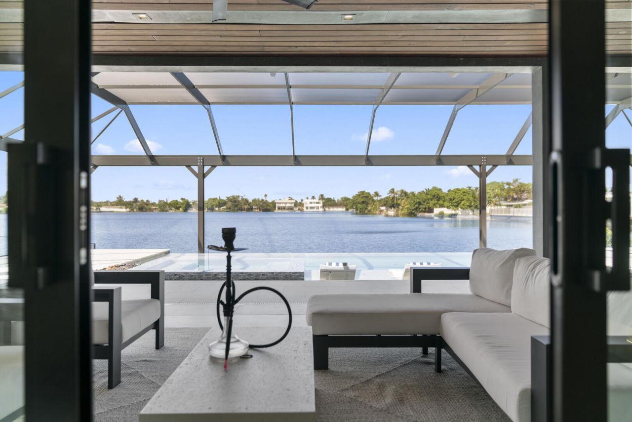 2511 NE 209th Terrace, Miami, FL 33180 Photo