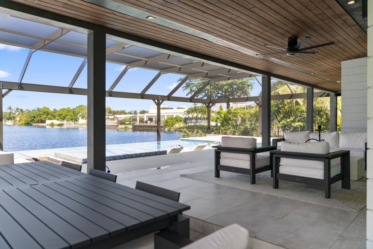 2511 NE 209th Terrace, Miami, FL 33180 Photo