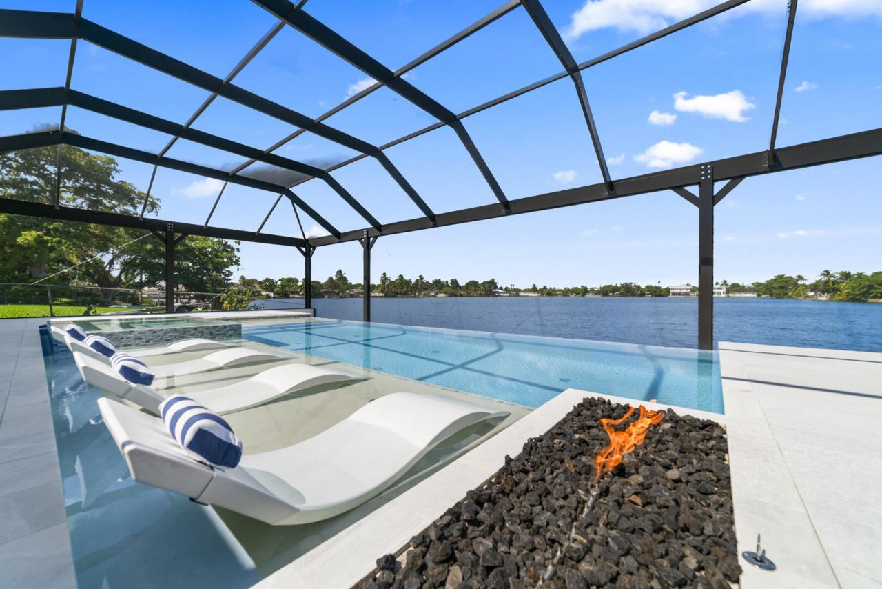 2511 NE 209th Terrace, Miami, FL 33180 Photo