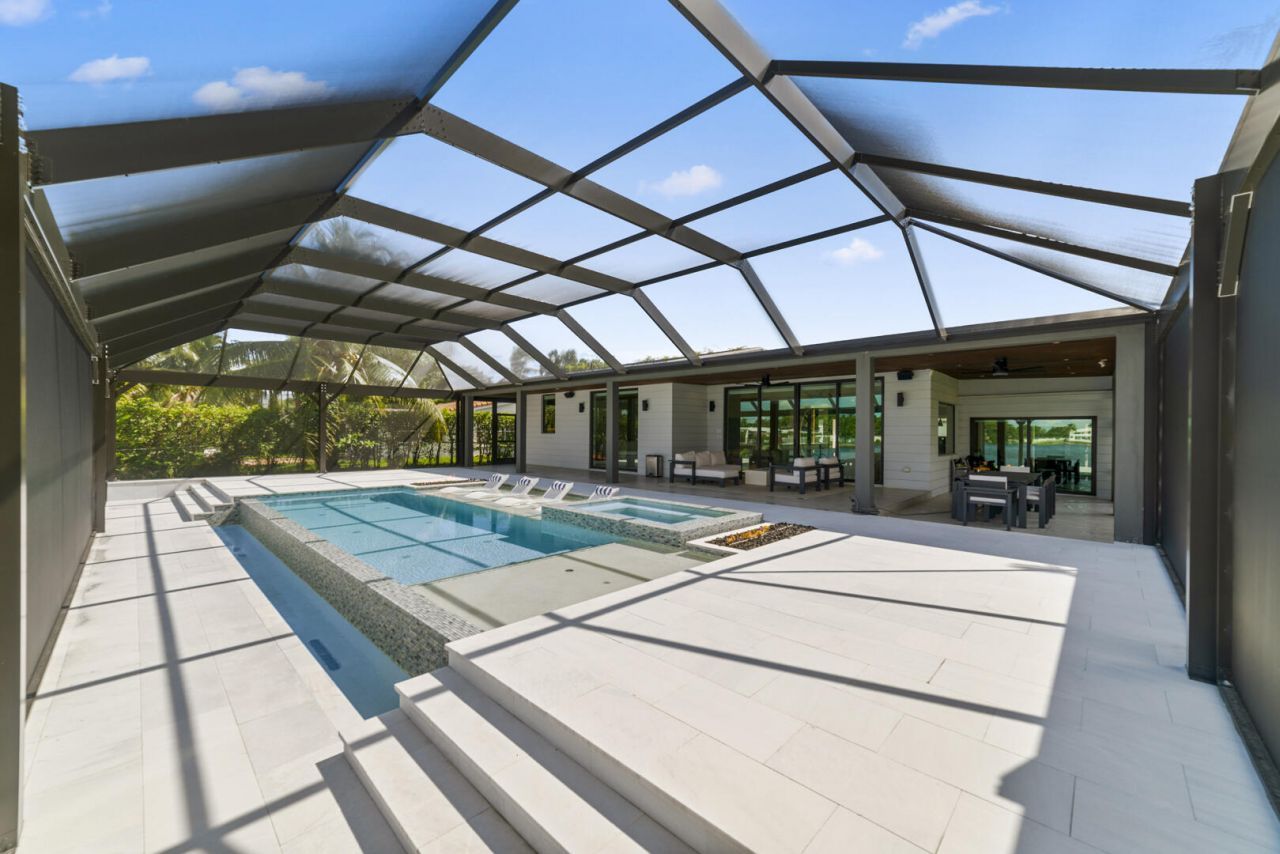 2511 NE 209th Terrace, Miami, FL 33180 Photo