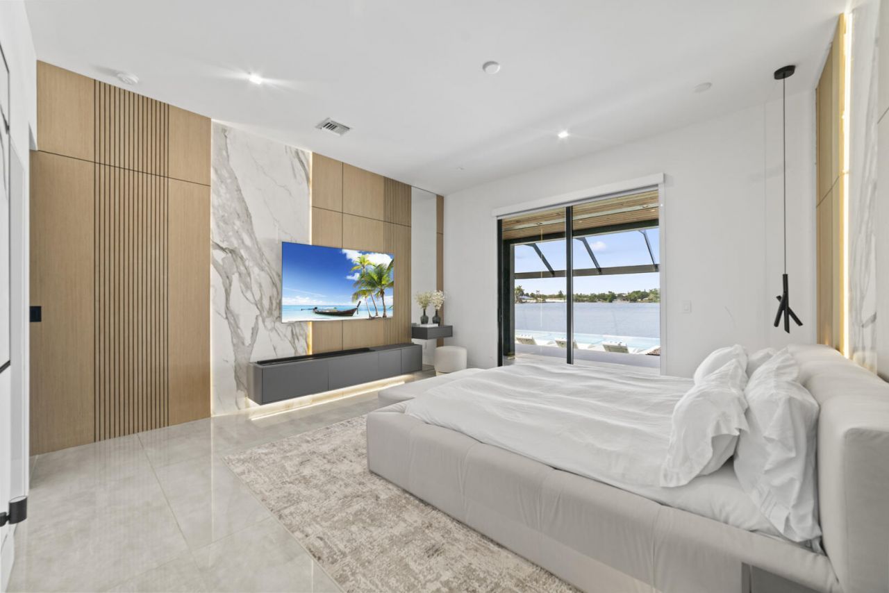 2511 NE 209th Terrace, Miami, FL 33180 Photo