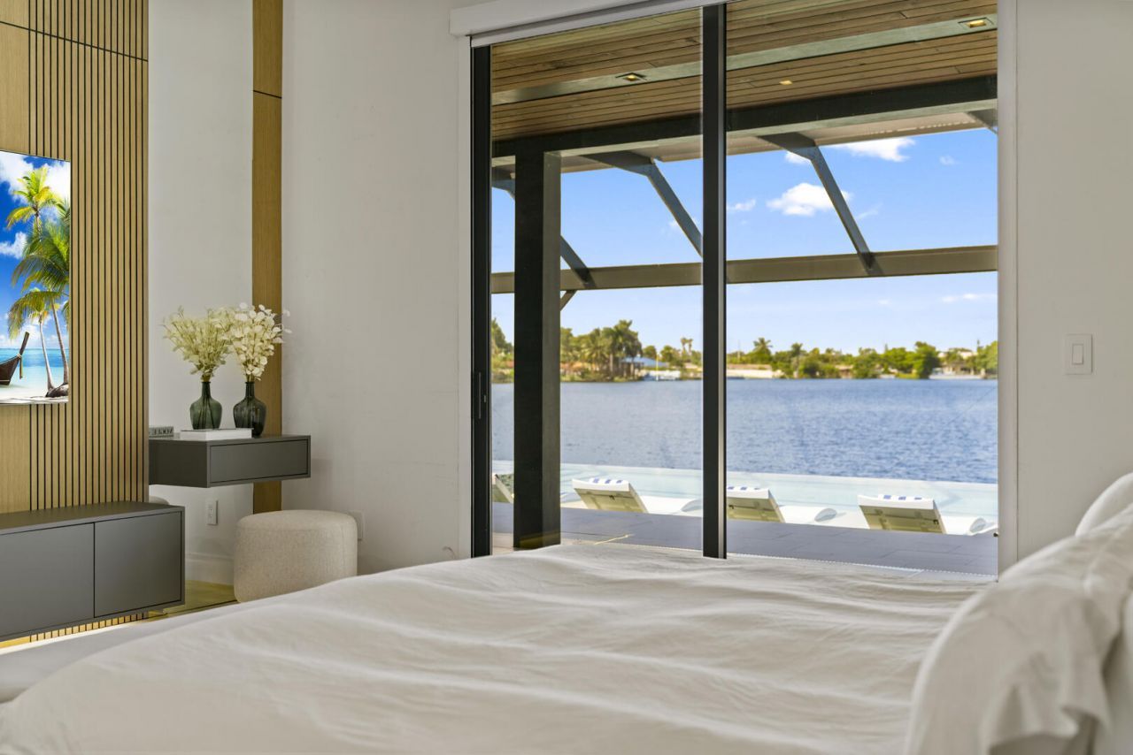 2511 NE 209th Terrace, Miami, FL 33180 Photo