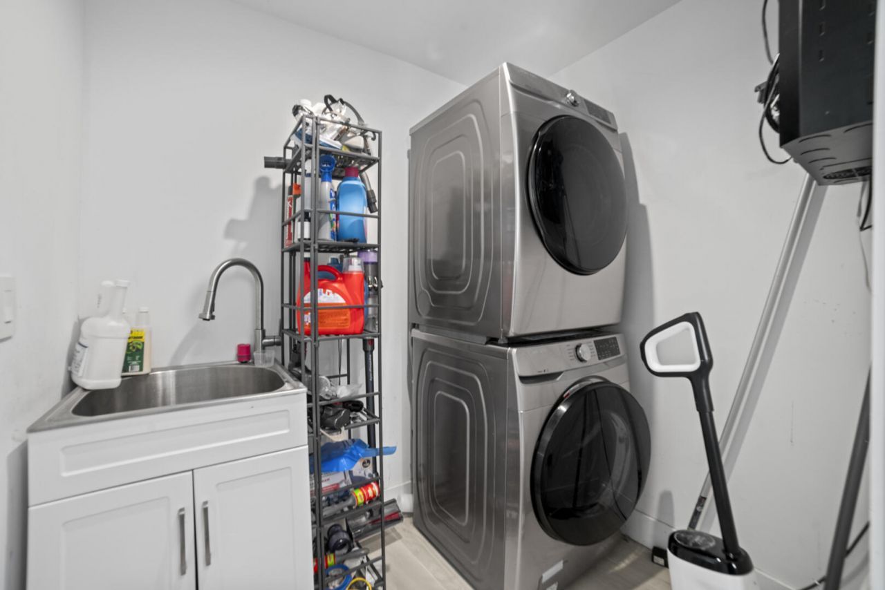 2511 NE 209th Terrace, Miami, FL 33180 Photo