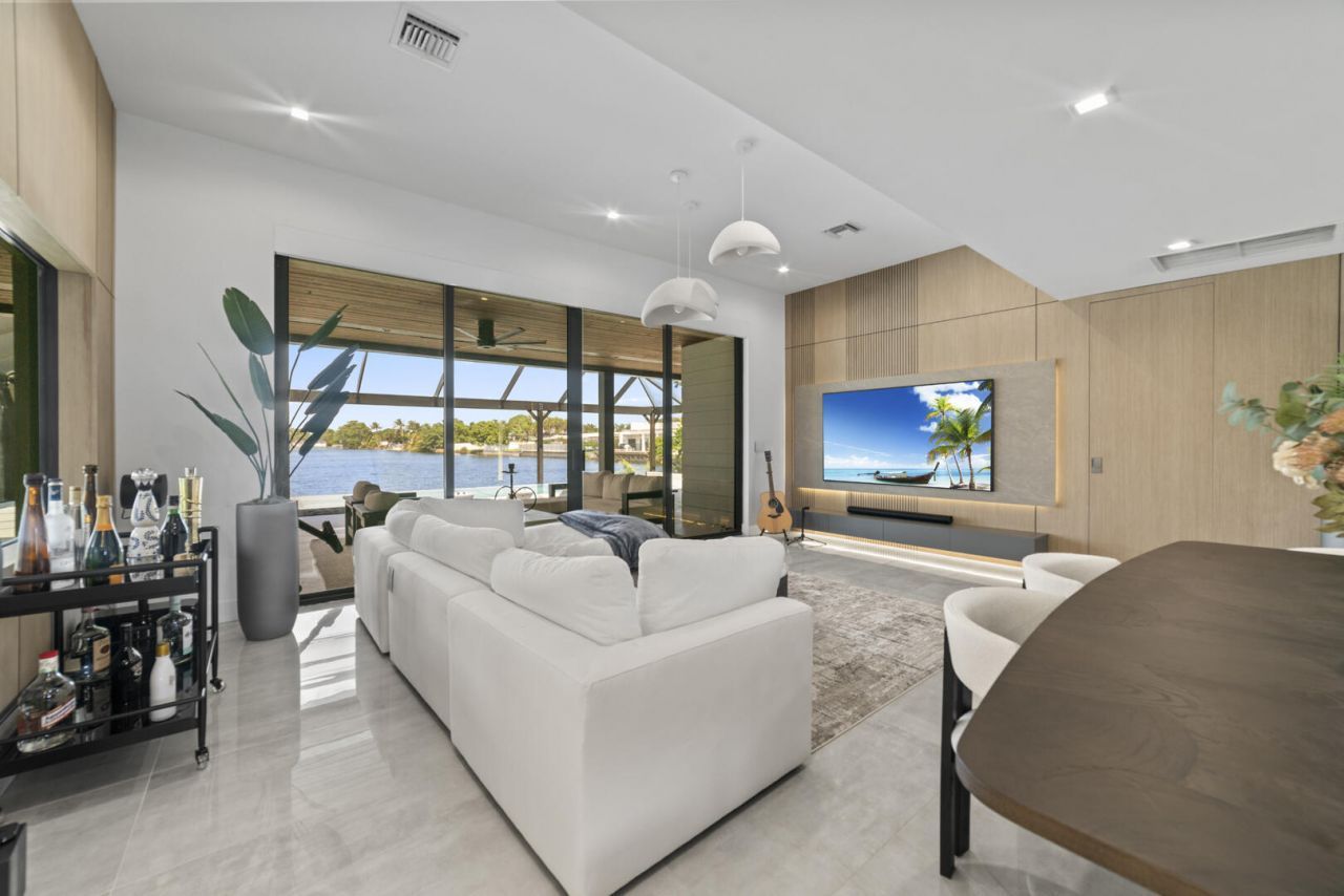 2511 NE 209th Terrace, Miami, FL 33180 Photo