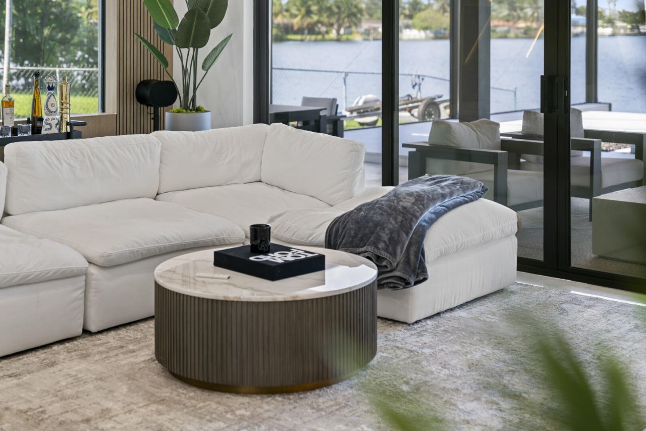 2511 NE 209th Terrace, Miami, FL 33180 Photo