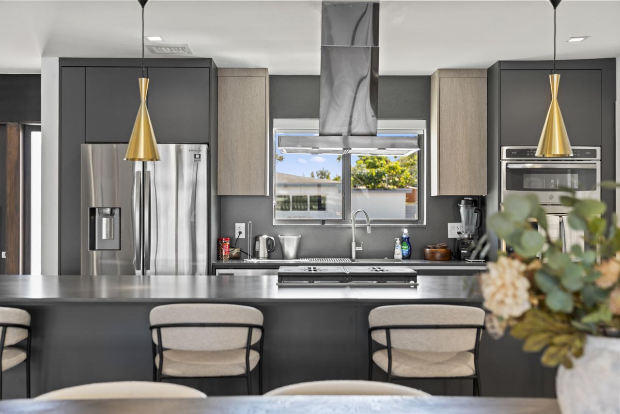 2511 NE 209th Terrace, Miami, FL 33180 Photo