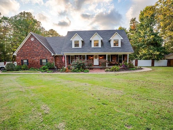3310 Half Moon Lane, Russellville, AR 72802