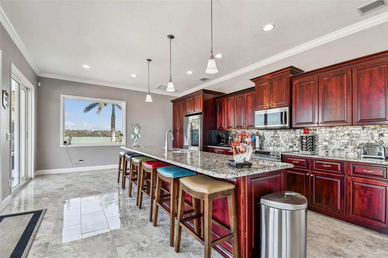 582 Johns Pass Avenue, Madeira Beach, FL 33708 Photo