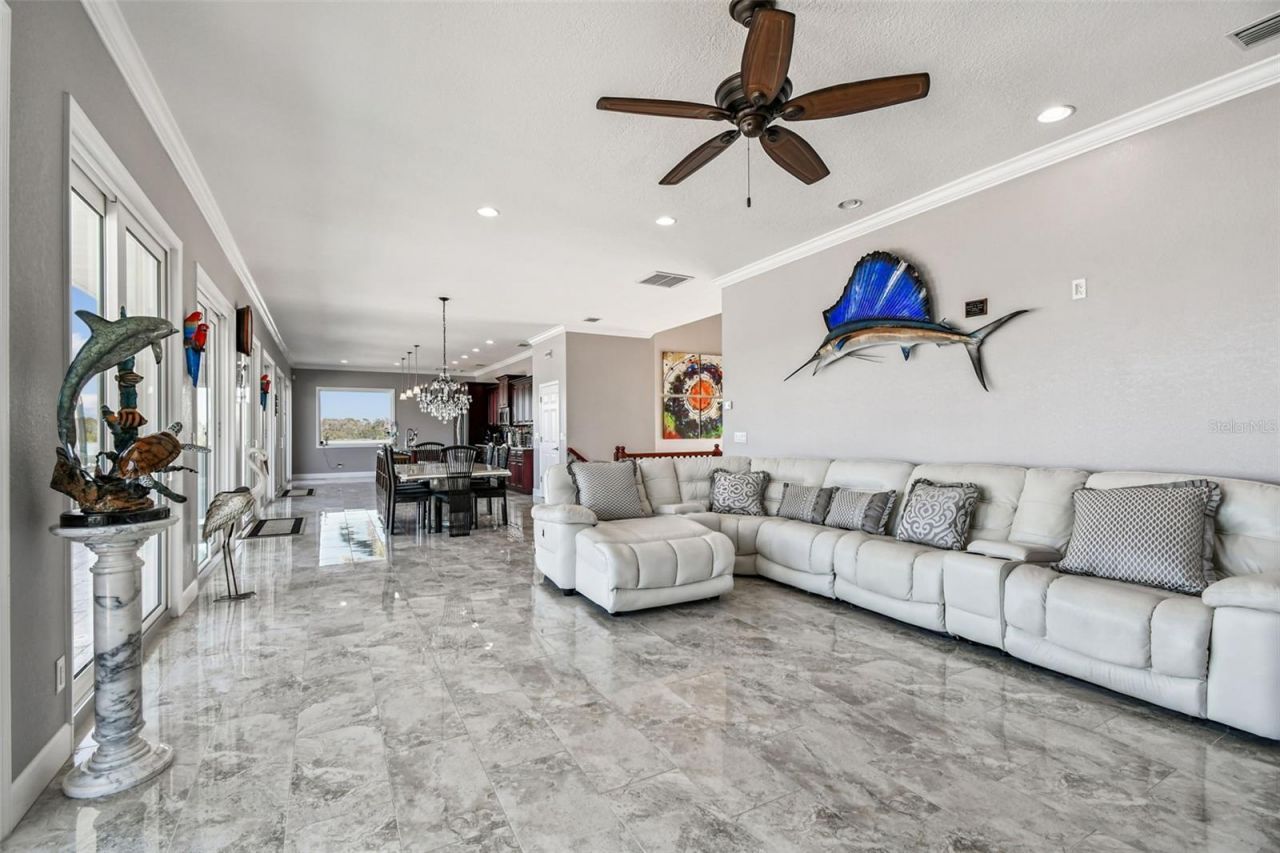 582 Johns Pass Avenue, Madeira Beach, FL 33708 Photo