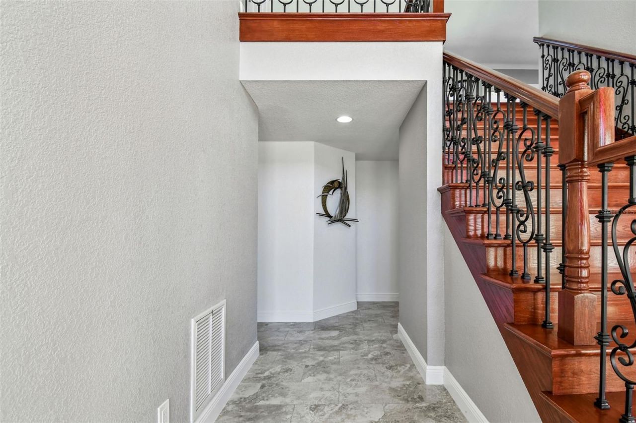 582 Johns Pass Avenue, Madeira Beach, FL 33708 Photo