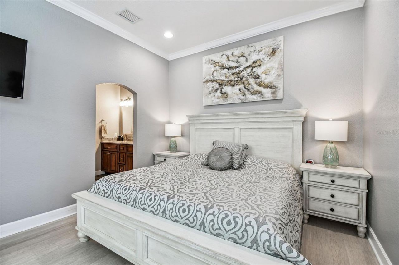 582 Johns Pass Avenue, Madeira Beach, FL 33708 Photo