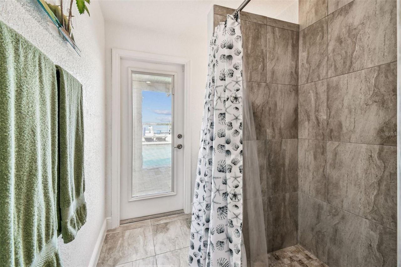 582 Johns Pass Avenue, Madeira Beach, FL 33708 Photo