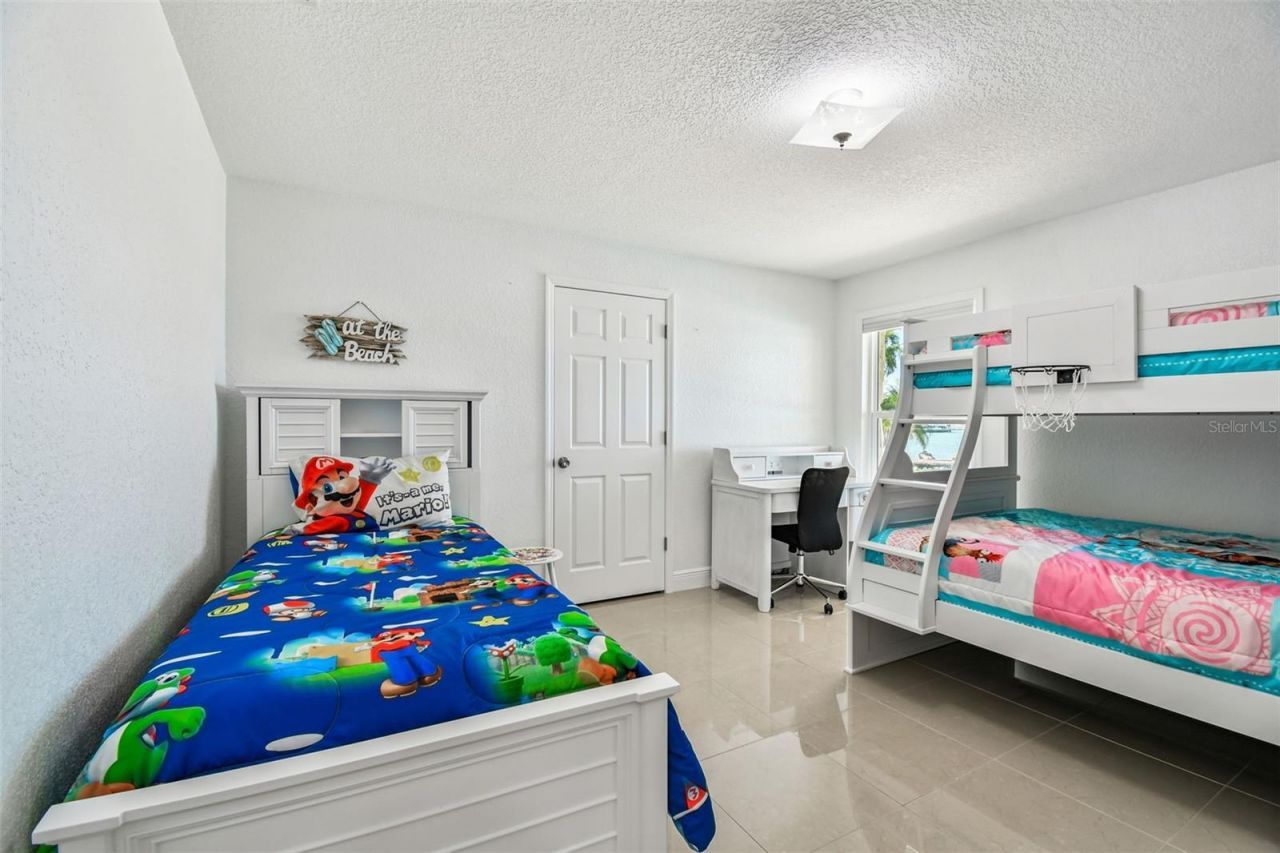 582 Johns Pass Avenue, Madeira Beach, FL 33708 Photo