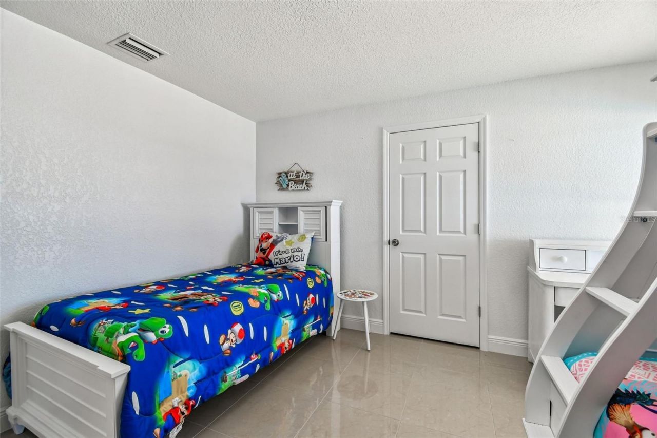 582 Johns Pass Avenue, Madeira Beach, FL 33708 Photo