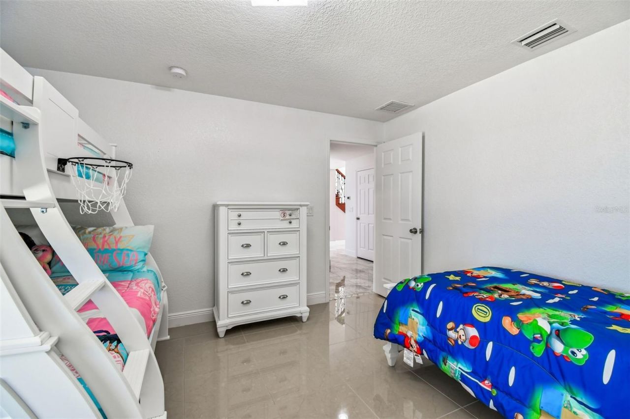 582 Johns Pass Avenue, Madeira Beach, FL 33708 Photo