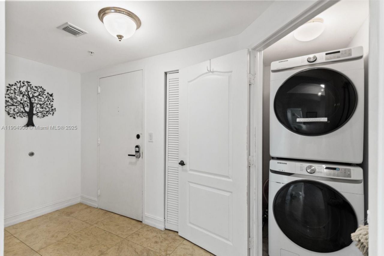 17555 Atlantic Blvd, Unit PH7, Sunny Isles Beach, FL 33160 Photo