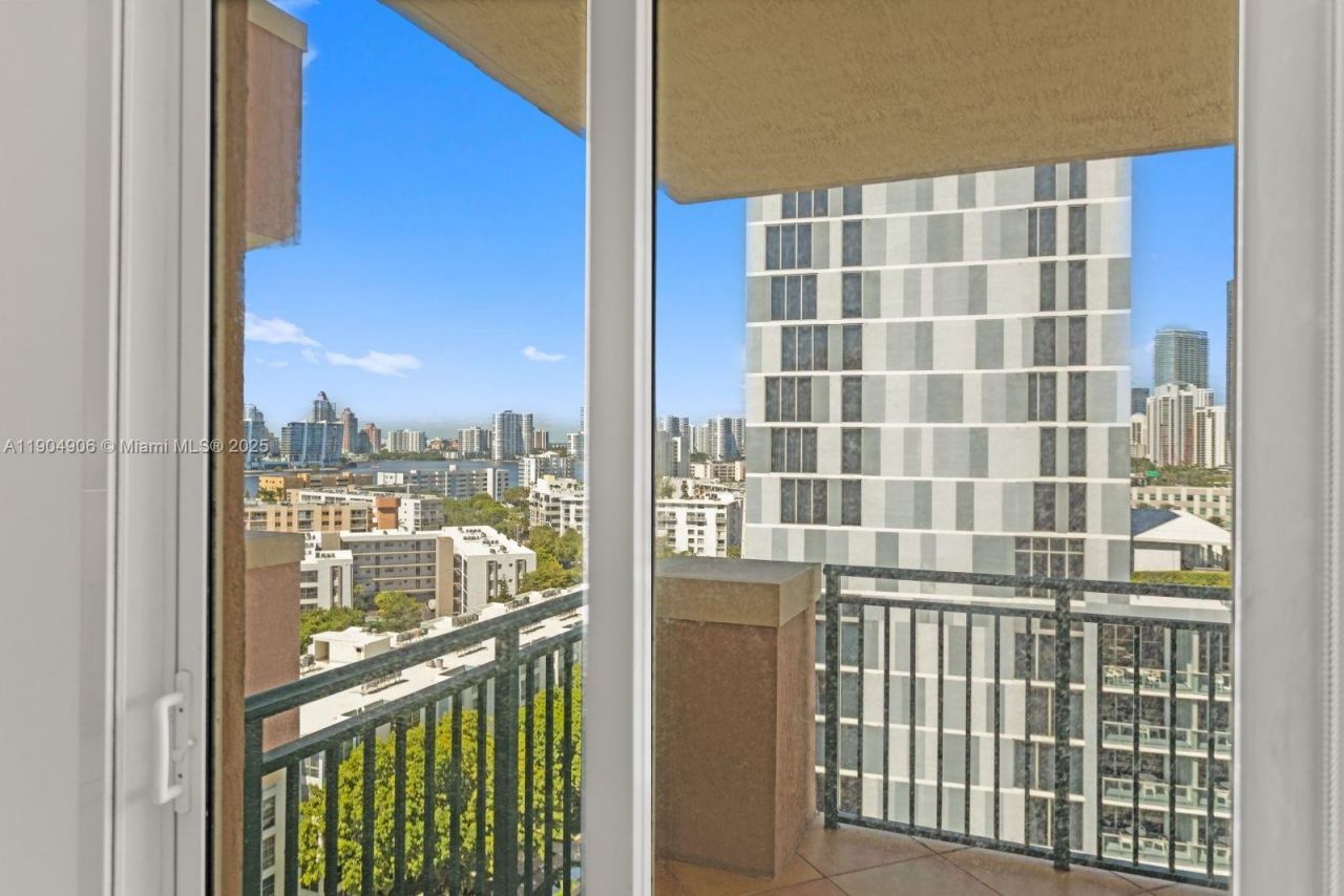 17555 Atlantic Blvd, Unit PH7, Sunny Isles Beach, FL 33160 Photo