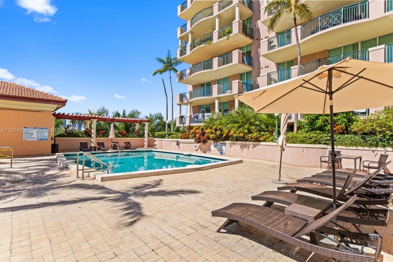 17555 Atlantic Blvd, Unit PH7, Sunny Isles Beach, FL 33160 Photo