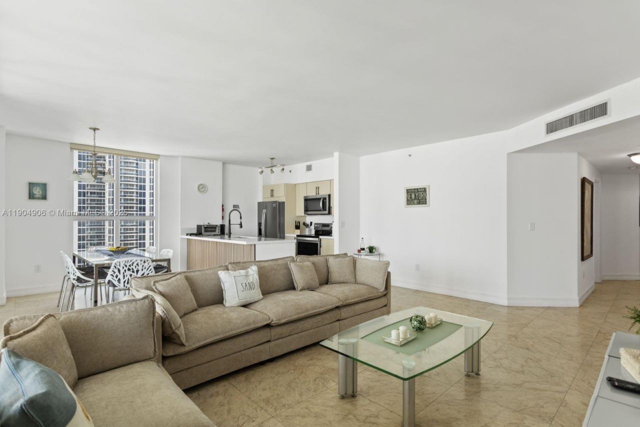 17555 Atlantic Blvd, Unit PH7, Sunny Isles Beach, FL 33160 Photo