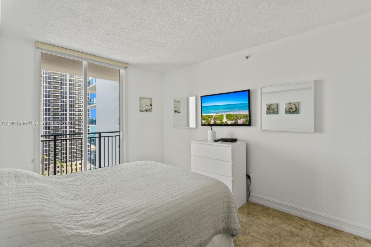 17555 Atlantic Blvd, Unit PH7, Sunny Isles Beach, FL 33160 Photo