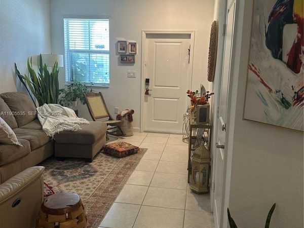 2615 SE 12th St, Homestead, FL 33035