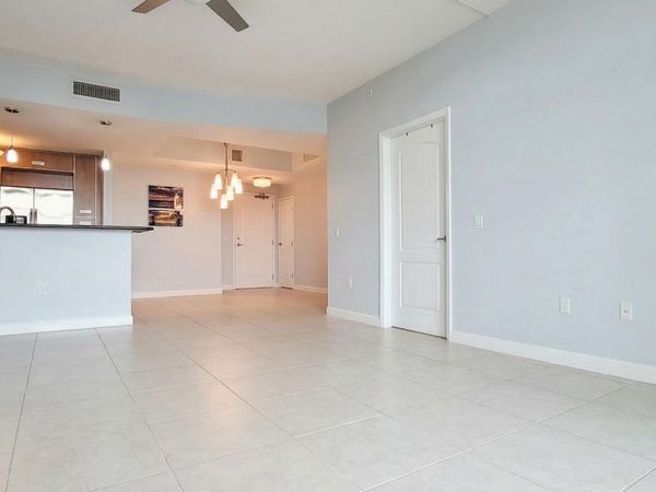 410 Evernia Street, Unit 519, West Palm Beach, FL 33401